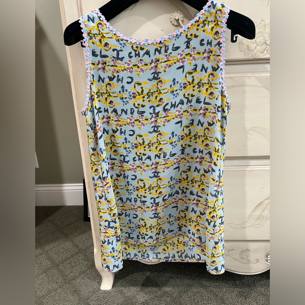 Chanel sleeveless top
